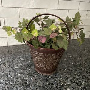 Metal decorative pail